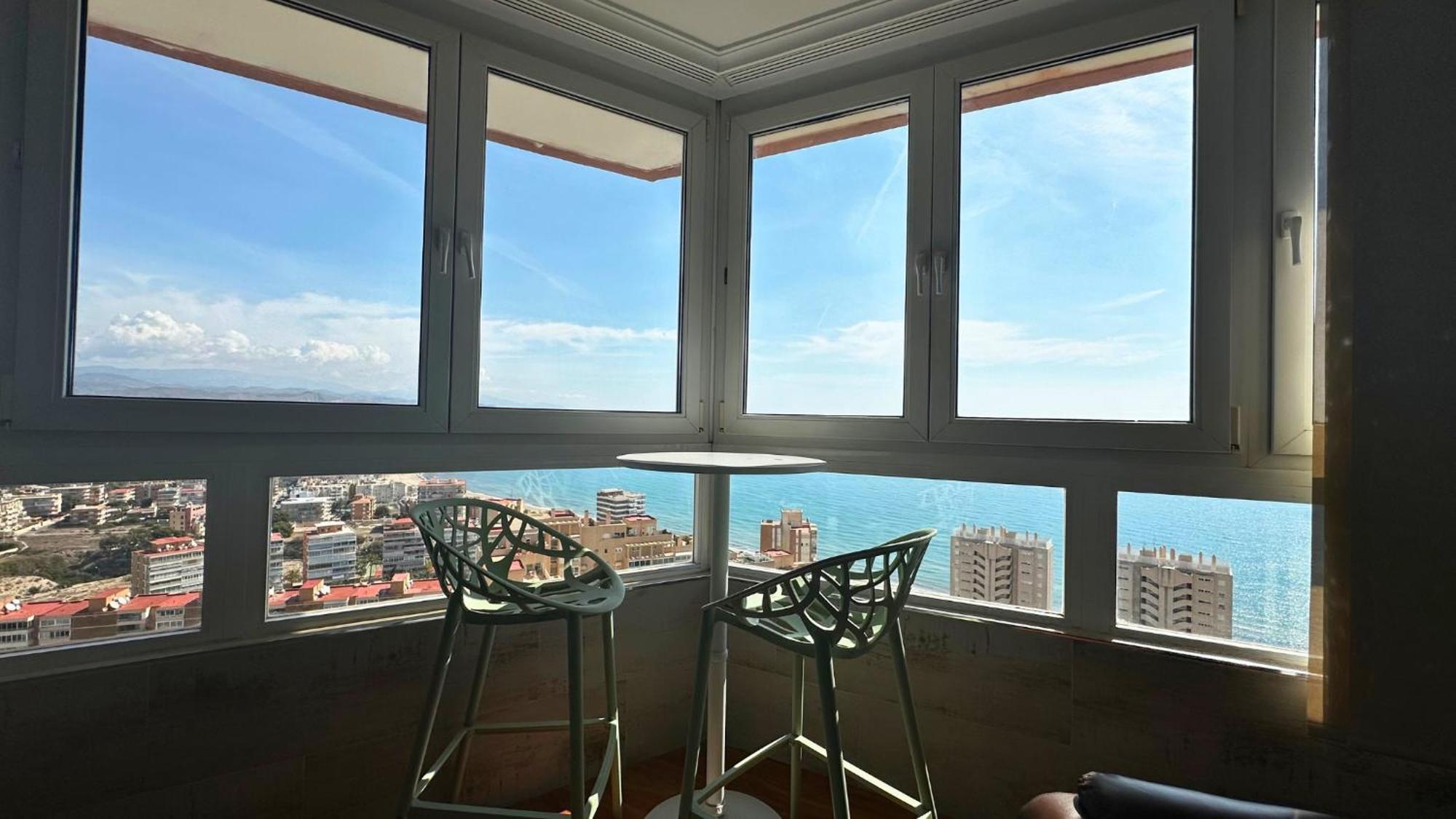 Atico A 50M Del Mar. Parking Gratis. A/C Apartment El Campello Luaran gambar