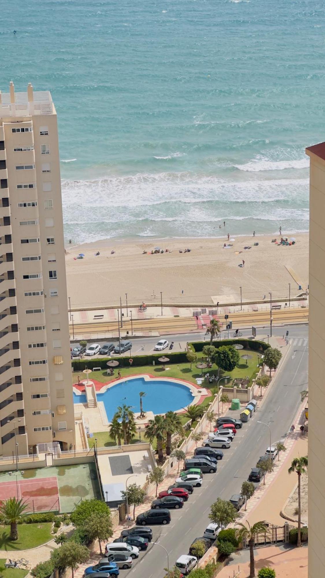 Atico A 50M Del Mar. Parking Gratis. A/C Apartment El Campello Luaran gambar