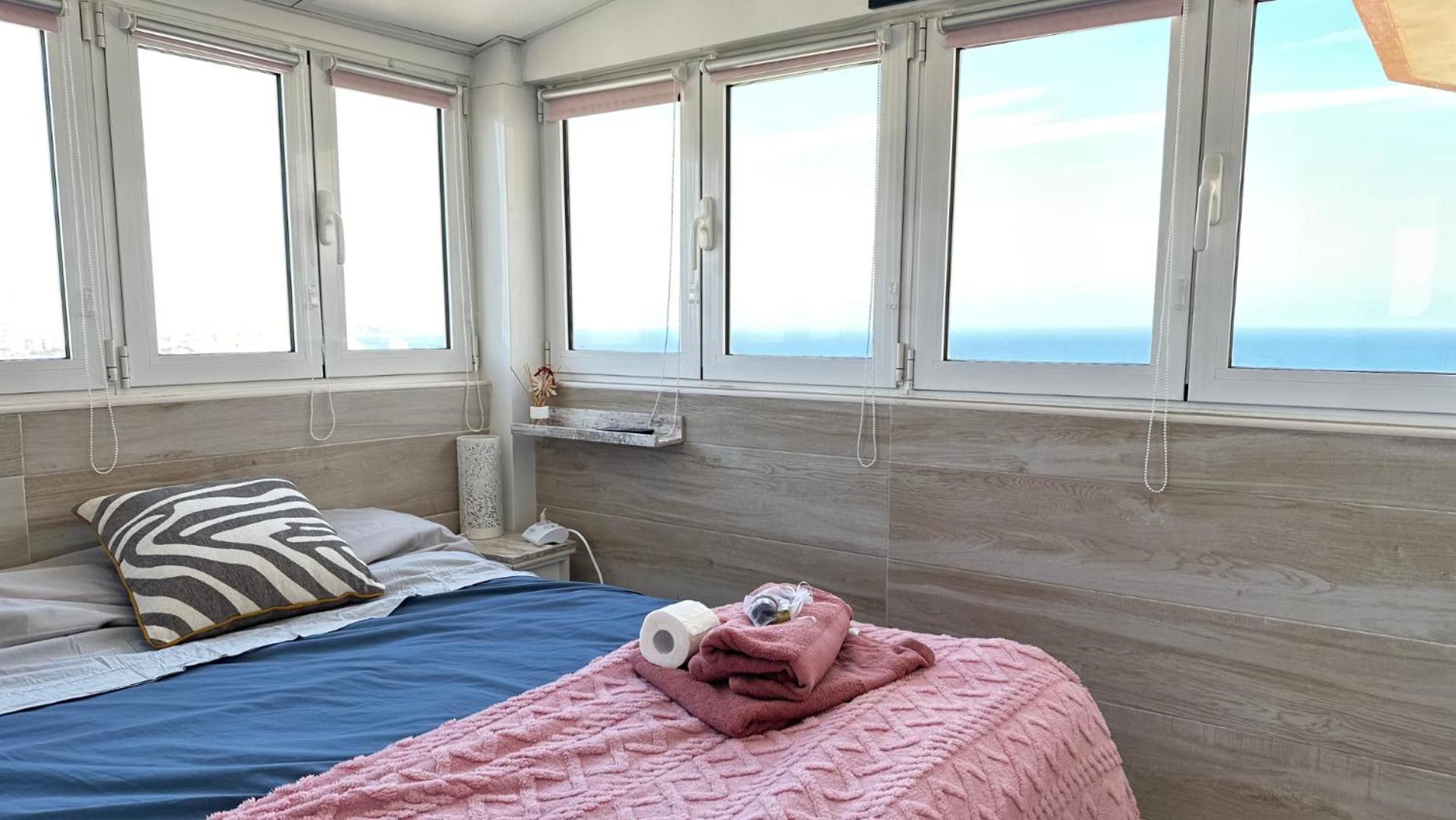 Atico A 50M Del Mar. Parking Gratis. A/C Apartment El Campello Luaran gambar